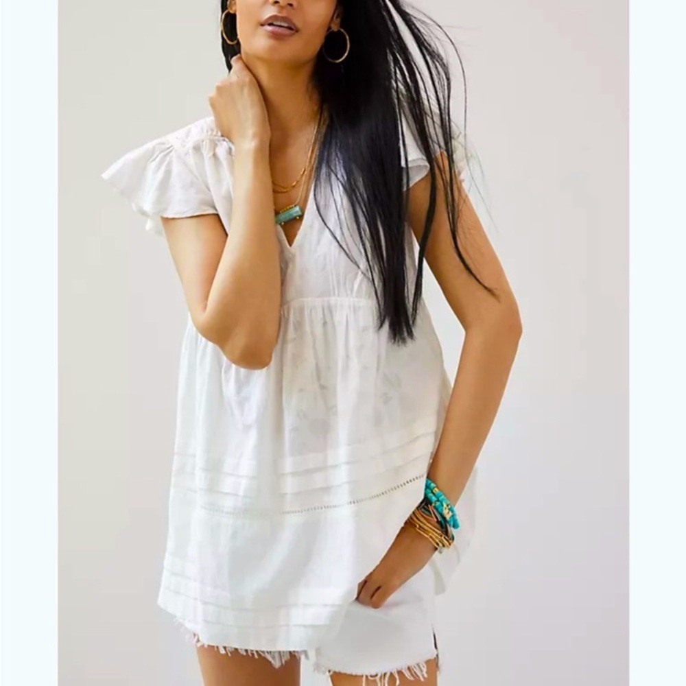 Anthropologie Maeve White Textured Flutter Sleeve Open Back w/ tie Tunic Top